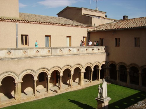 The cloister of Monastir de les Avellanes